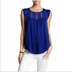 💙Lucky Brand Blue embroidered Detailed Top D8